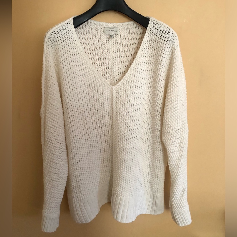White knit Lucky Brand Oversized Sweater; Size Medium.